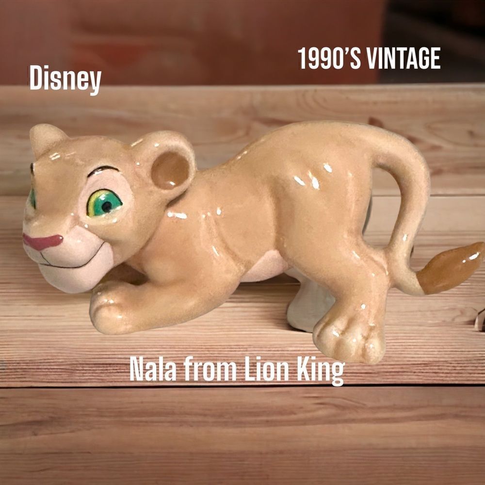Disney The Lion King Young Nala Ceramic Porcelain Figurine 1.5” VINTAGE 1990’s